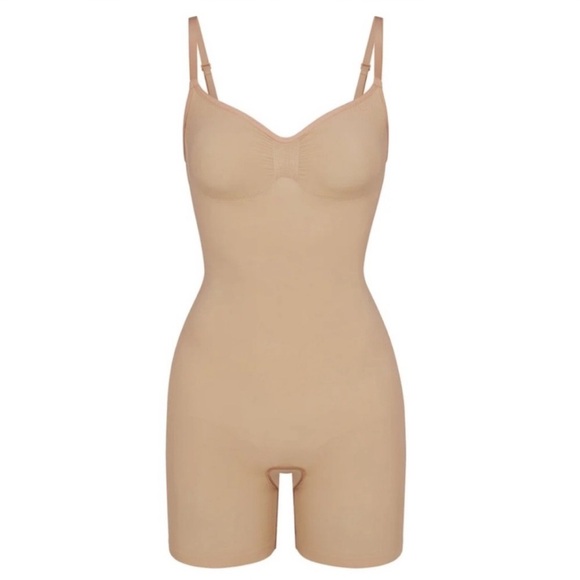SKIMS Seamless Sculpt Mid Thigh Bodysuit Clay S/M New - Picture 3 of 5